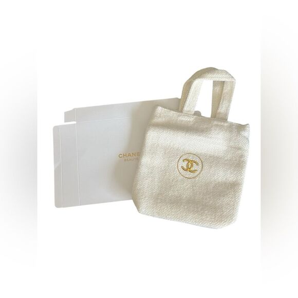 CHANEL NOVELTY MINI TOTE BAG - Picture 1 of 6